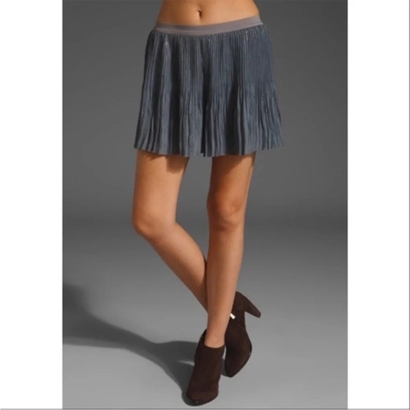 Free People Crinkle Pleated Gunmetal Foil Skort Sz S NWT - Picture 8 of 9
